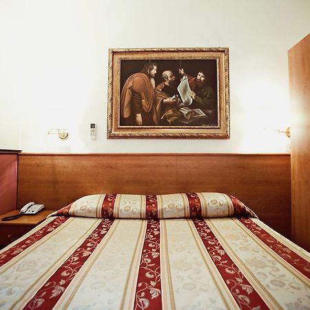Hotel Saturnia Roma Oda fotoğraf