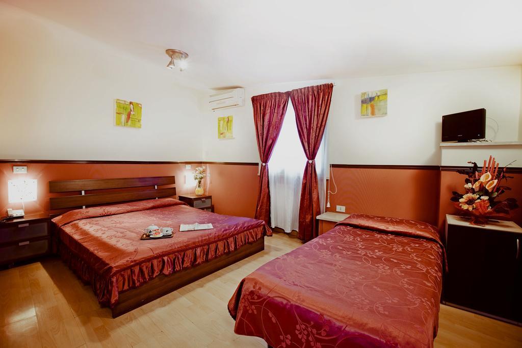 Hotel Saturnia Roma Oda fotoğraf