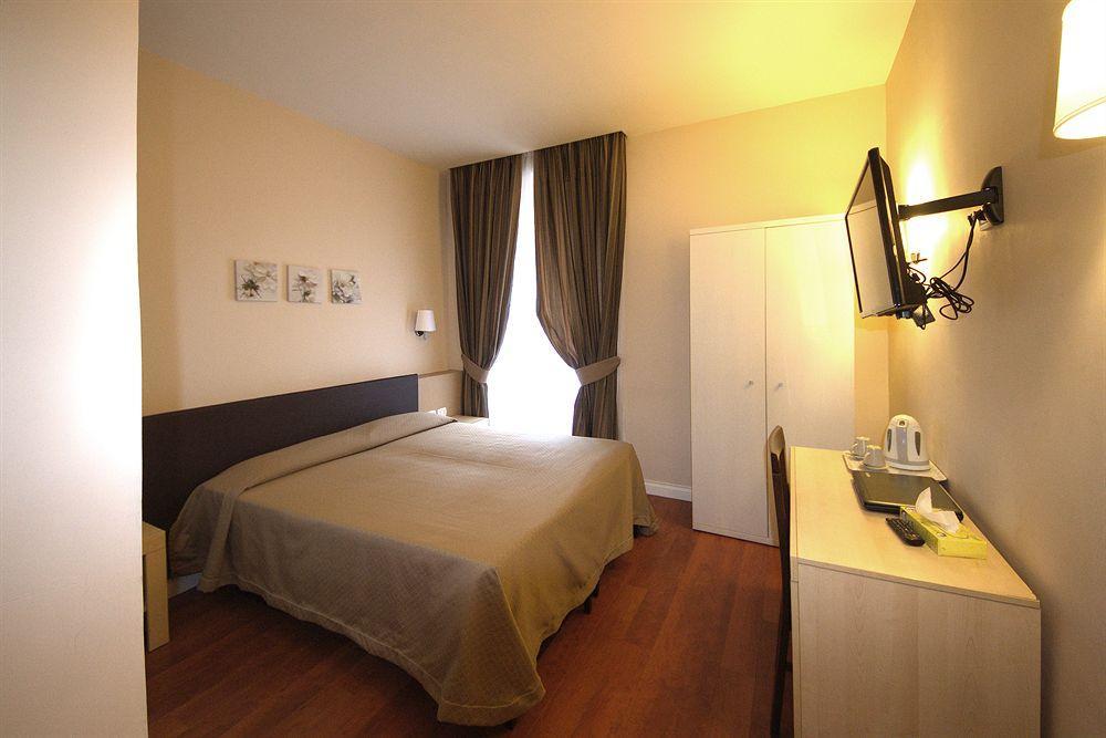 Hotel Saturnia Roma Dış mekan fotoğraf